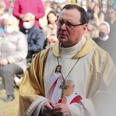 Biskup Grzybowski w Godzinie Miłosierdzia powierzał Bogu szczególnie zatwardziałych grzeszników.