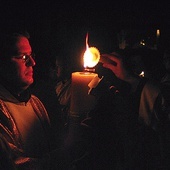 – Nabożeństwem Drogi Światła przygotowujemy się do zesłania Ducha Świętego – mówią członkowie duszpasterstwa na Karłowicach. 