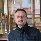Ks. Edward Duma, proboszcz parafii w Kawęczynie.