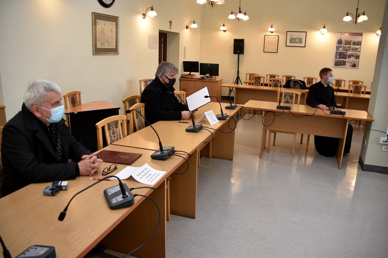 Podpisanie umów z proboszczami parafii należących do gminy Świdnica