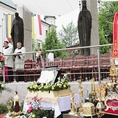 	Ku czci patrona Polski w tym roku zostanie tylko odprawiona Msza św. u paulinów.