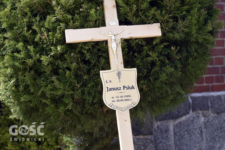 Pogrzeb Janusza Psiuka, wieloletniego zakrystianina świdnickiej katedry