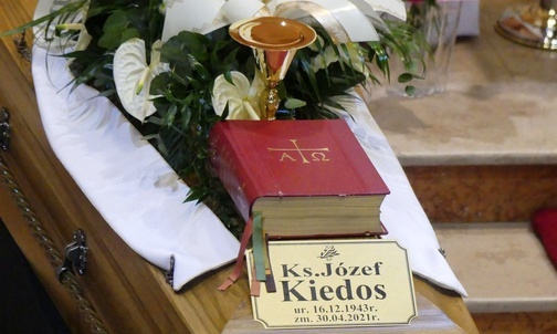 Śp. ks. prof. Józef Kiedos zmarł 30 kwietnia w Bielsku-Białej.
