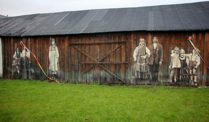 Mural na stodole w Lubochni