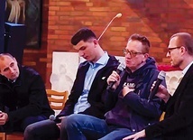 Panel dyskusyjny. Od lewej: Michał Świderski, Marcin Zieliński, Marcin Jakimowicz, Aleksander Bańka.