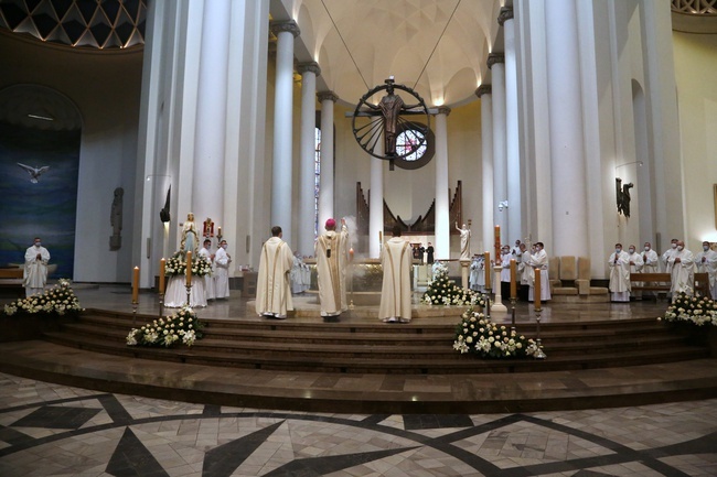 Katowice. Msza św. w dniu rodzin metropolity katowickiego