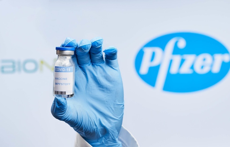 EMA zatwierdziła podawanie szczepionki Pfizer/BioNTech dzieciom w wieku 12-15 lat