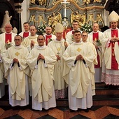▲	Diecezja ma trzech nowych księży.