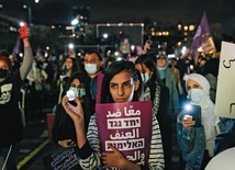 Arabowie i Żydzi z Jaffy na wspólnej demonstracji przeciwko przemocy. Czy udział arabskiej partii w izraelskim rządzie uspokoi nastroje?