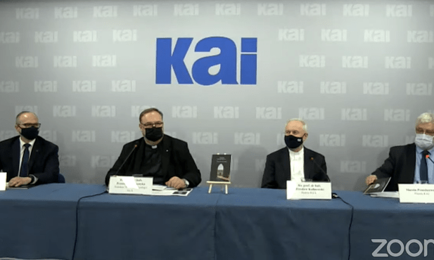 Czym jest i co oznacza formalny akt apostazji?