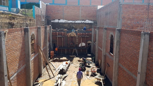 Odbudowa kościoła w peruwiańskich Andach