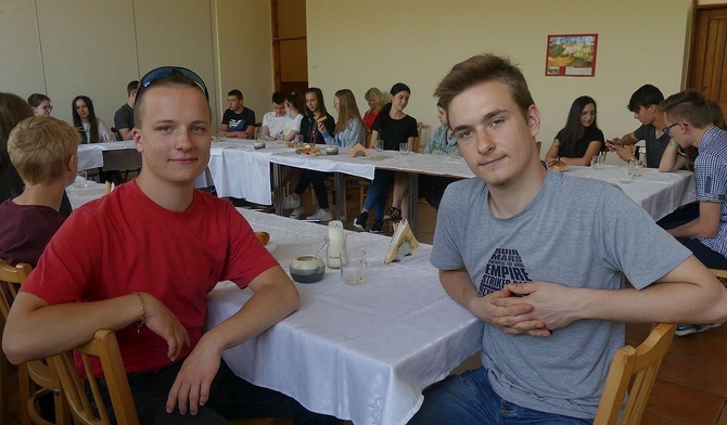 Bliźniacy: Jacek Laszczak i Robert Laszczak z Kęt też już bardzo chcieli spotkać się z kolegami stypendystami twarzą w twarz.