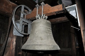 Aktualny wygląd dzwonu, który połączył Minden (Niemcy) i Grodziszcze.