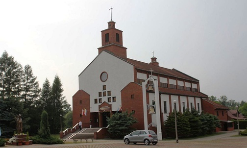 Kościół parafii-jubilatki w Sułkowicach-Łęgu.