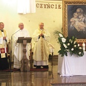 	Od lewej: ks. Dawid Stasiak, ks. Grzegorz Niwczyk i ks. Zbigniew Karaban.