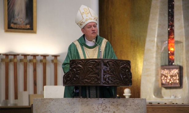 Katowice. Biskup Wodarczyk apeluje o wprowadzanie pokoju