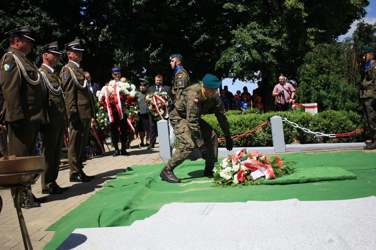 Pogrzeb 5 bezimiennych powstańców śląskich
