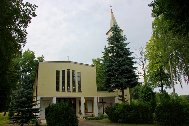 Od lipca parafia Matki Bożej Anielskiej w Korabiewicach została włączona administracyjnie do parafii św. Jana Chrzciciela w Mszczonowie.