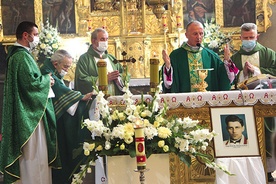 ▼	Eucharystii przewodniczył bp Marek Solarczyk.