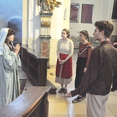 „Pastuszkowie Matki Bożej” w wykonaniu aktorów International Theatre William-Es z Wałbrzycha.