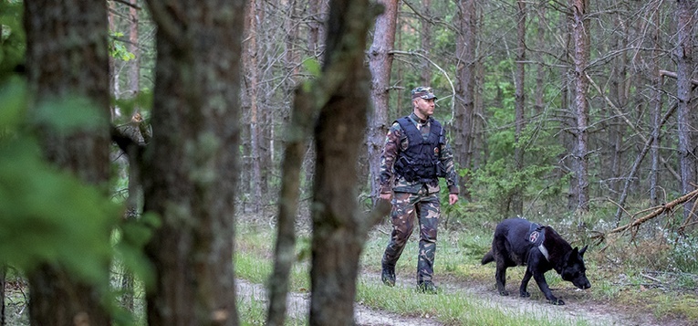 Do ochrony granicy z Białorusią Litwa musiała skierować dodatkowych funkcjonariuszy  straży  granicznej.