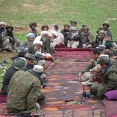 Powrót talibów do Afganistanu to koniec misji jezuickiej?