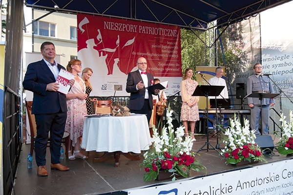 ▲	Wydarzenie odbędzie się 15 sierpnia o godz. 19  w parku im. Marii  i Lecha Kaczyńskich  na Kamiennej Górze  w Gdyni. Wstęp wolny.