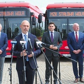 Minister Michał Kurtyka zaprezentował drugą odsłonę programu „Zielony transport publiczny”.