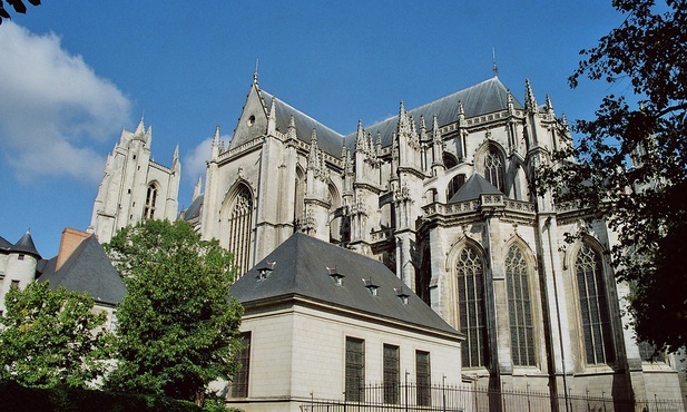 Podpalacz katedry w Nantes zabił księdza w Wandei