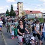 Abp Tadeusz Wojda na trasie pieszych pielgrzymek na Jasną Górę