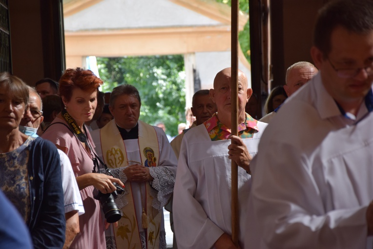 Pielgrzymi z Żychlina i Msza św. z wprowadzeniem relikwii papieża