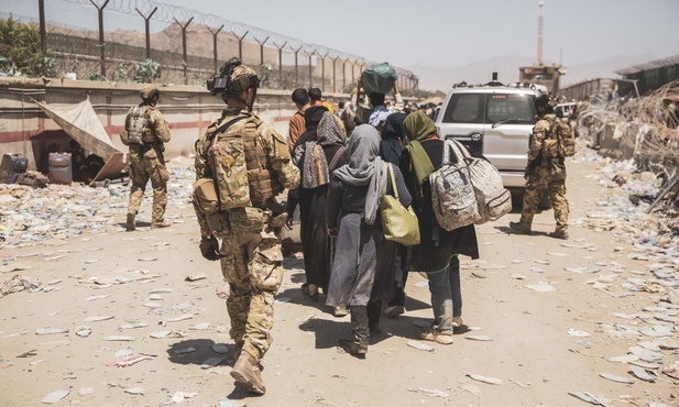 Rzecznik talibów: Ewakuacje muszą się skończyć 31 sierpnia