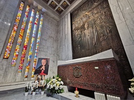 Archikatedra św. Jana Chrzciciela w Warszawie, miejsce pochówku Sługi Bożego kard. Stefana Wyszyńskiego.