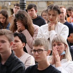 Symbole ŚDM w skarżyskiej Ostrej Bramie