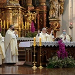 Rozpoczęcie całodziennej adoracji w katedrze opolskiej