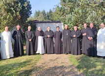 Francja: Przełożeni wspólnot tradycyjnych proszą biskupów o wsparcie