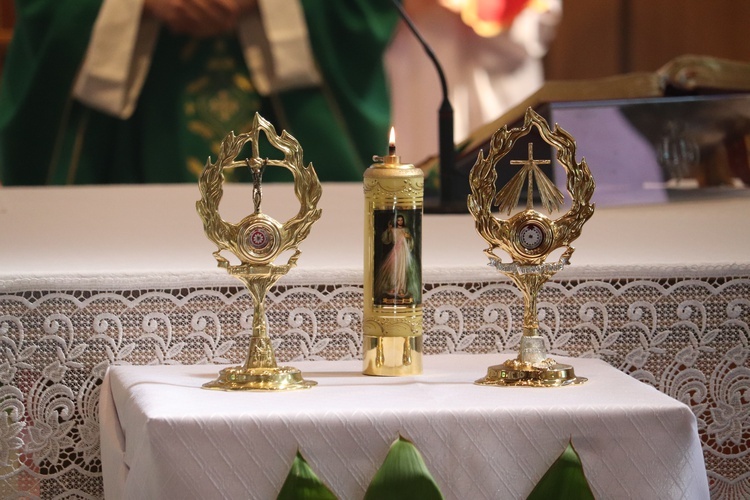 Od 5 września w parafii goszczą relikwie św. Jana Pawła II i św. s. Faustyny.