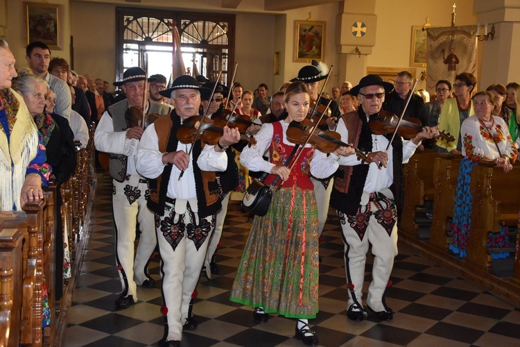 Parafialne dożynki w Miętustwie 