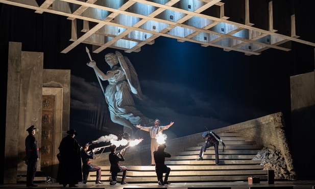 Czy "Tosca" w Operze Wrocławskiej jest antyklerykalna?