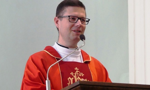 Ks. dr Marek Studenski wygłosił kazanie podczas Mszy św. odpustowej ku czci św. Melchiora w Cieszynie.