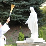 Krzyż, Maryja i festyn parafialny