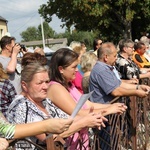 Krzyż, Maryja i festyn parafialny