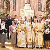 	Odznaczenia są wręczane 9 września, w rocznicę poświęcenia katedry. 