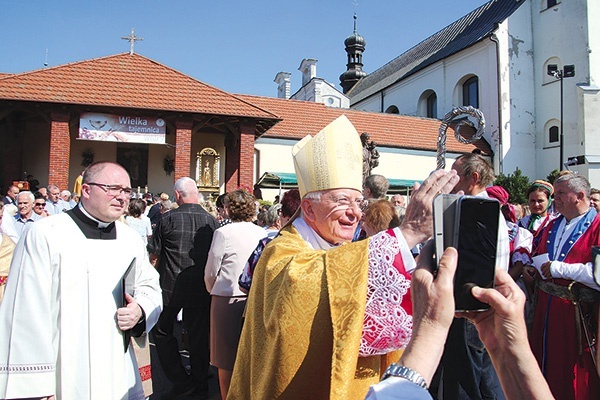 ▲	Sumie 8 września przewodniczył metropolita krakowski.