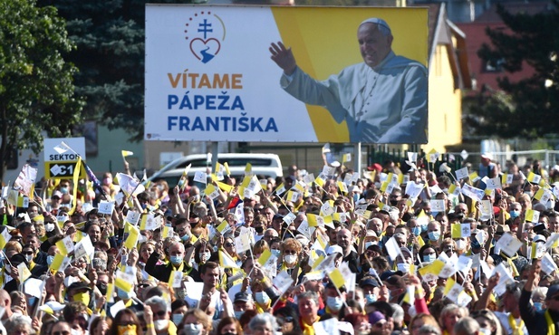 Słowacja: Tłumy wiernych na spotkaniu z papieżem w Preszowie