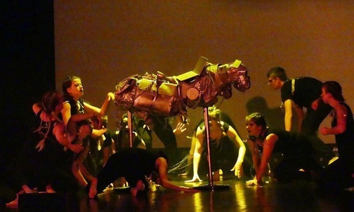 Wizja przeciwieństwa I przykazania Dekalogu w wykonaniu Teatru Tańca "Szofar".