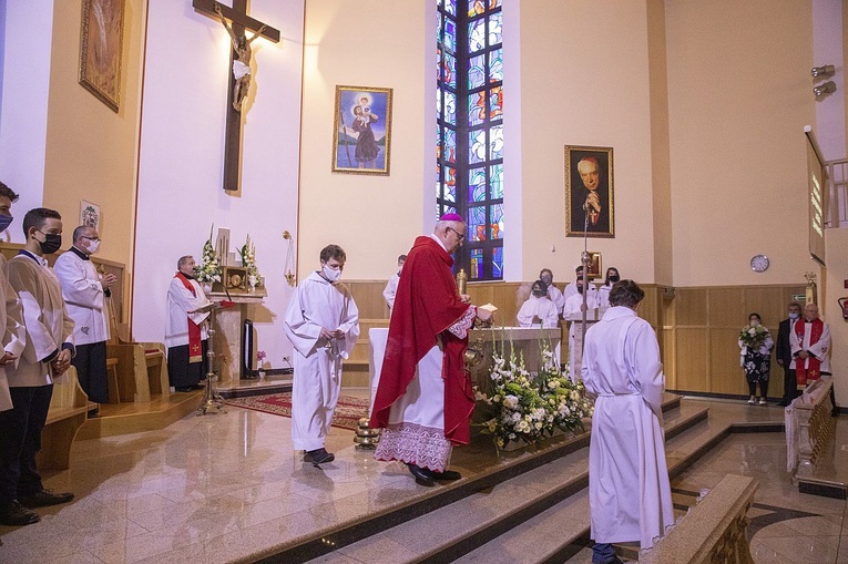 Bierzmowani w parafii św. Krzysztofa na Piaskach