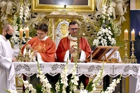 Mszy św. w Dzierżoniowie przewodniczył ks. Jarosław Leśniak.