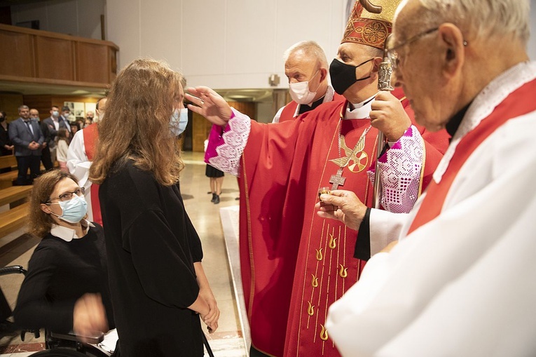 Bp Tadeusz Pikus do bierzmowanej młodzieży: Bądźcie święci