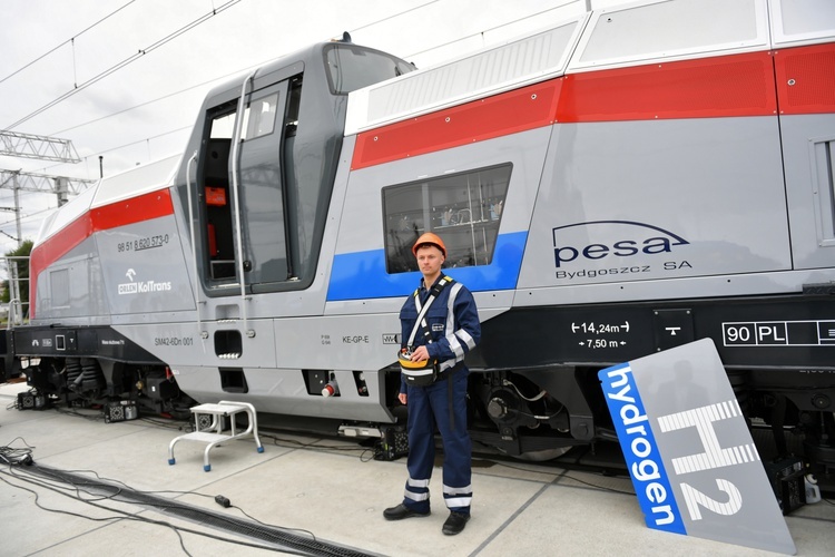 Pokaz drugiej na świecie lokomotywy na wodór wyprodukowanej w Pesie